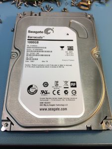 Неисправный диск Seagate ST1000DM003