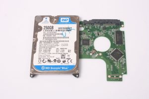 Жесткий диск Western Digital WD Scorpio Blue 250 GB WD2500BEVT-24A23T0
