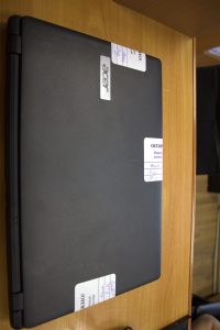 ноутбук «Acer» черного цвета